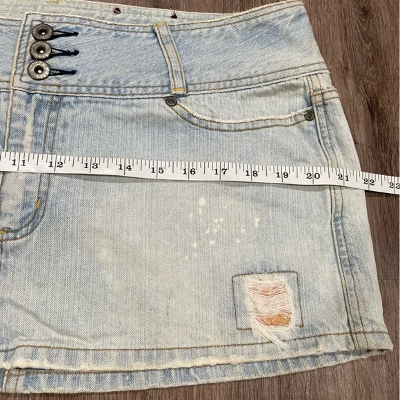 Bongo Y2K Light Wash Denim Mini Skirt Size 17 90s 2000s - Picture 9 of 11
